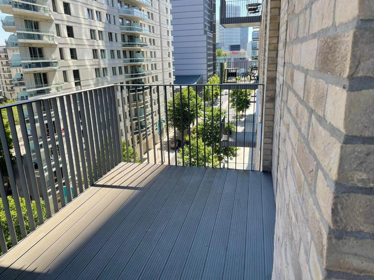 Ellie N Conys 3 Bedroom Apartment With 2 Bathrooms, An Ensuite, Kitchen And Balcony In Stratford Westfield Лондон Екстериор снимка