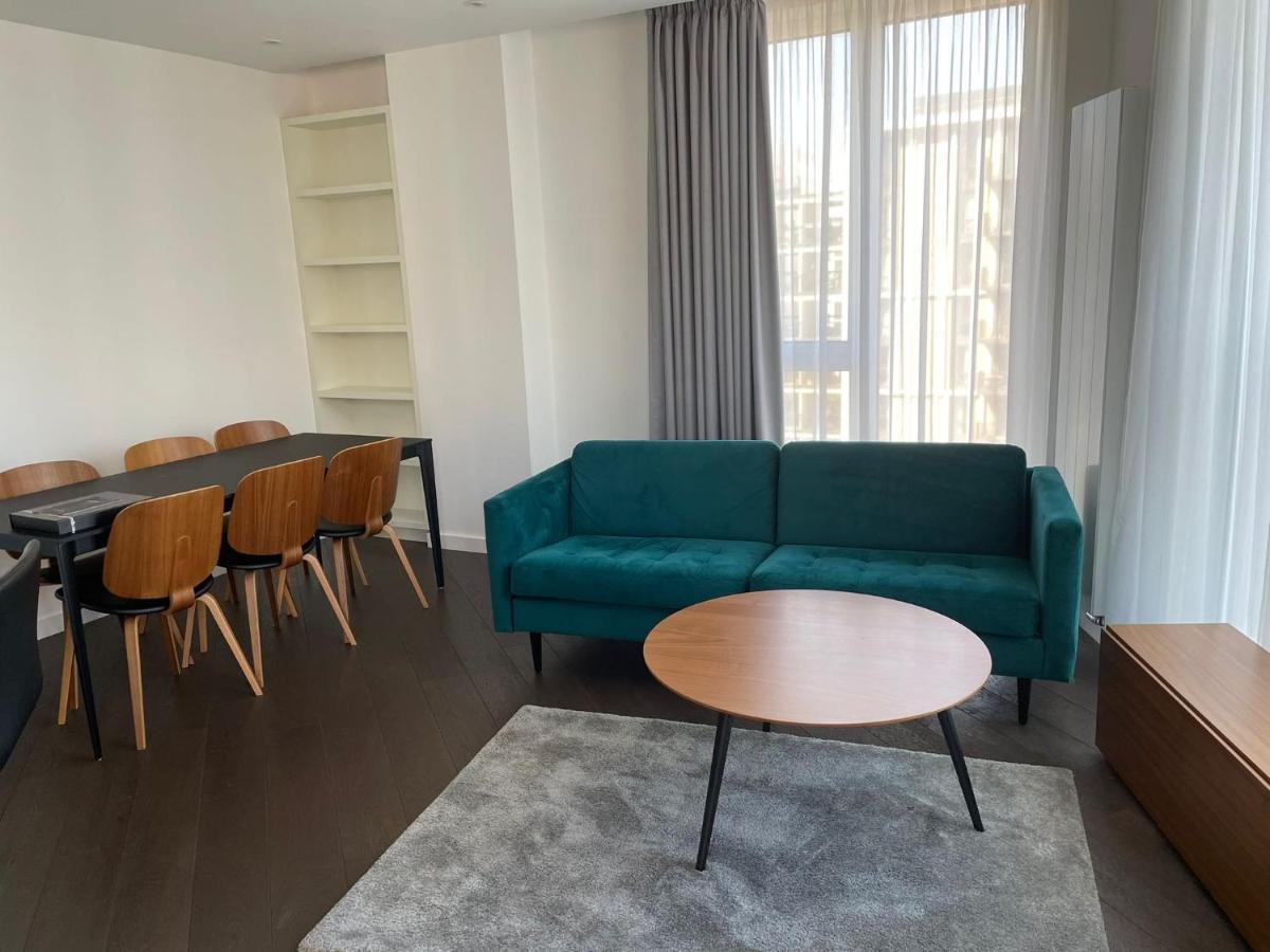 Ellie N Conys 3 Bedroom Apartment With 2 Bathrooms, An Ensuite, Kitchen And Balcony In Stratford Westfield Лондон Екстериор снимка