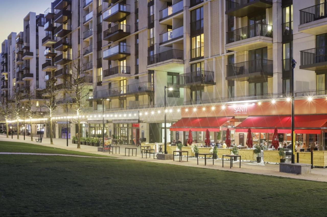 Ellie N Conys 3 Bedroom Apartment With 2 Bathrooms, An Ensuite, Kitchen And Balcony In Stratford Westfield Лондон Екстериор снимка
